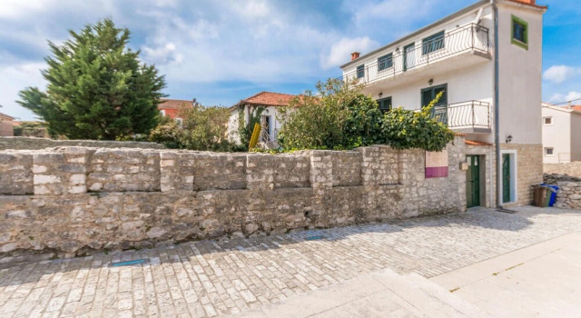 Amazing Apartment in Biograd na Moru With Wifi