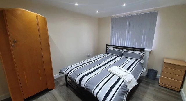 Lovely 5-bed House in Essex