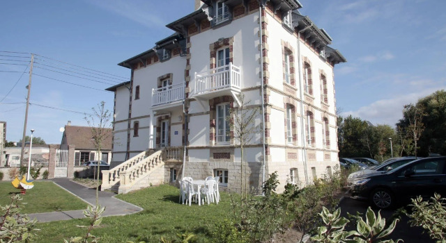 Résidence Odalys Le Domaine des Dunettes, Забронировать Отель Кабур 