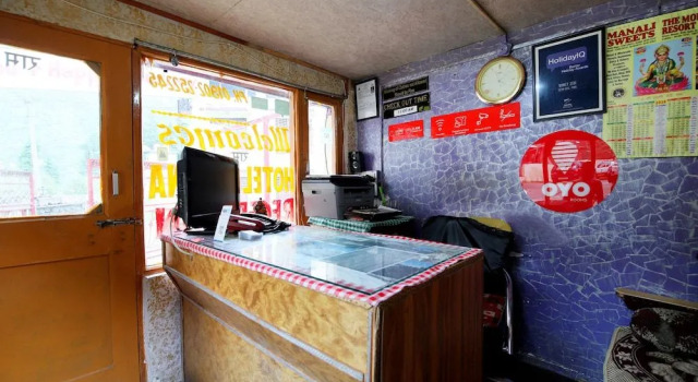 OYO 13832 Chetna, Забронировать Отель Отели Манали с завтраком, Завтраки
