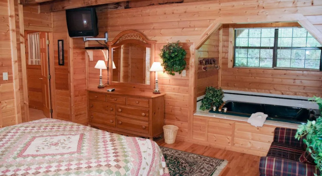 ON THE RIDGE - 3 Br Cabin