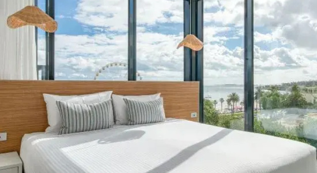Апартаменты Deluxe Oaks Vue Suites Geelong