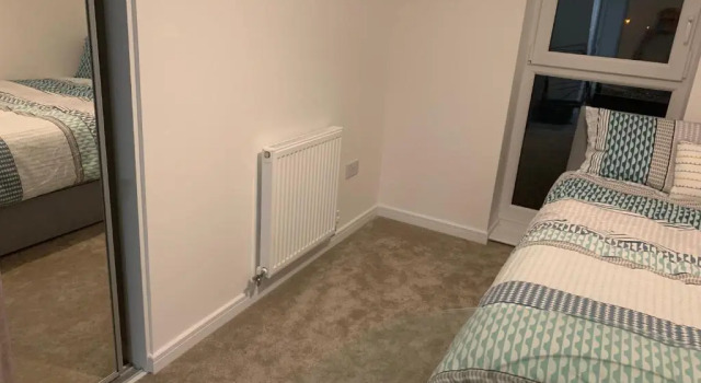 2 bedroom flat in the west end with lovely hosts, Забронировать Отель Отели Glasgow & The Clyde Valley с парковкой, Парковка