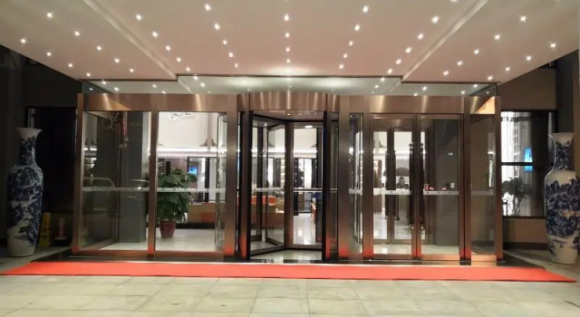 Jinjiang Inn Select Jining Qufu Scenic Spot North Gulou Street, Prenota Hotel Hotel a Shandong con parcheggio, Parcheggio