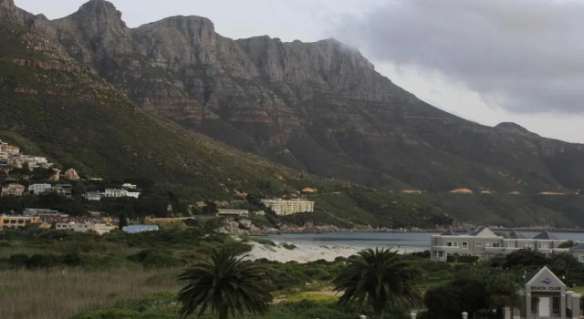 Holiday Apartment and Work Remotely, 2min from the Beach, Hout Bay, Забронировать Апартаменты/квартира Апартаменты Хаут-Бей, рядом с S.A. Fisheries Museum, Апартаменты/квартира