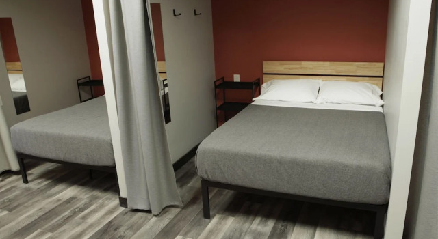Двухместный Pod (Dorm) Stay Classy