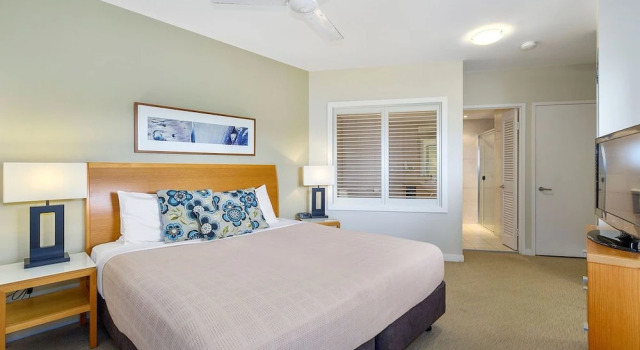 Resort On The Beach 6126-27