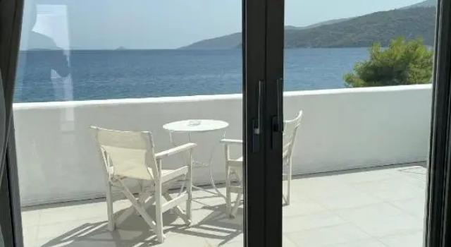 Villa Elia Waterfront Suites & Pool, Rezervovat Vila Hotely v Corinthia Regional Unit s parkováním, Parkování