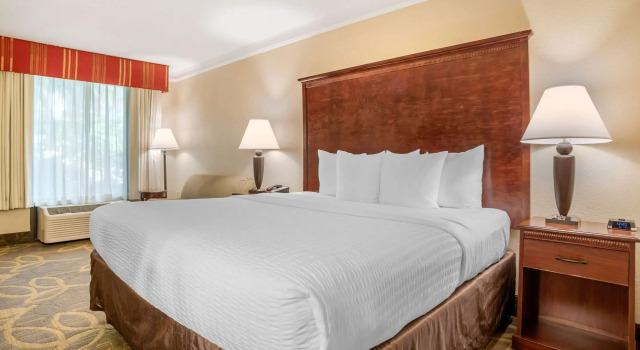 Двухместный номер Standard Clarion Inn Conference Center