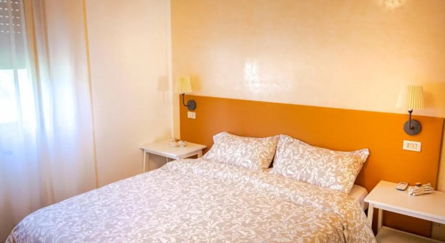 Holiday House, Rezervovat Hotel Hotely v Elba s parkováním, Parkování