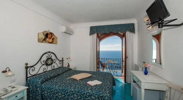 Трёхместный номер Standard с балконом и с видом на море Hotel Il Gabbiano