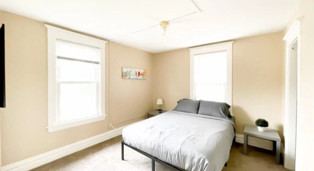 Коттедж Comfort West Side Historic Home