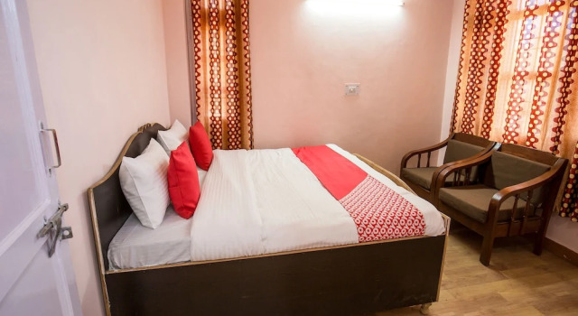 OYO 12430 Home 2BHKPine Tree Valley Chotta Shimla