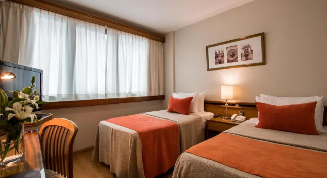 Трёхместный номер Executive Hotel Solans Carlton