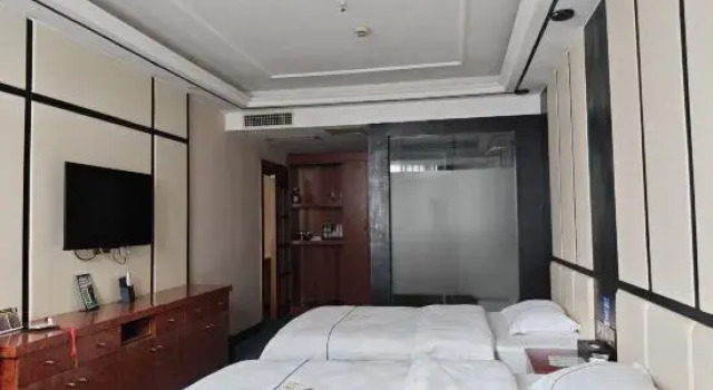 Двухместный люкс Deluxe Luodian Jinquan Hotel