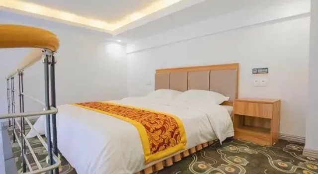 Люкс Longli Yuelong Kangji Resort Hotel