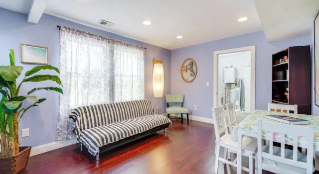 Walk to Ventnor Beach & Boardwalk: Coastal Gem