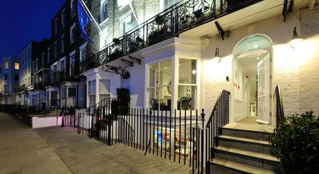 Pavilion View Hotel