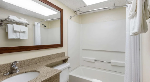 Четырёхместный номер Standard с видом на город Quality Inn Ocean City Beachfront