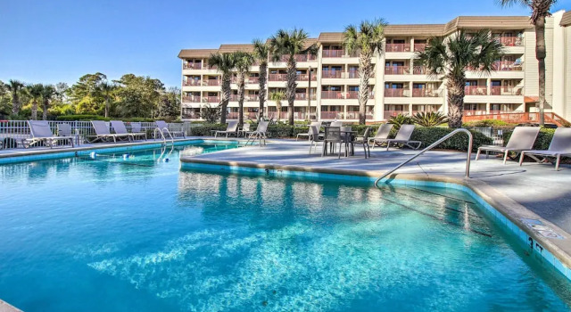 Апартаменты Pool & Folly Field Beach Access! HHI Resort Condo
