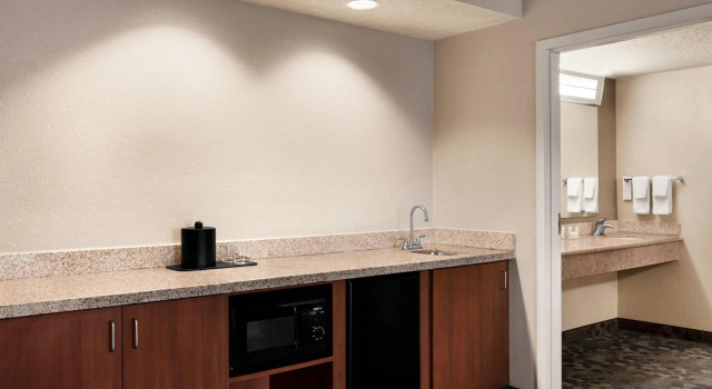 1 soveværelse i executive- dobbelt suite Courtyard by Marriott Tulsa Central