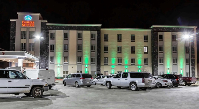 Люкс Comfort Suites - University