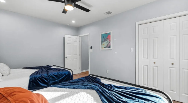 Коттедж Inviting 4br/2.5ba Downtown Home With Ample Space!