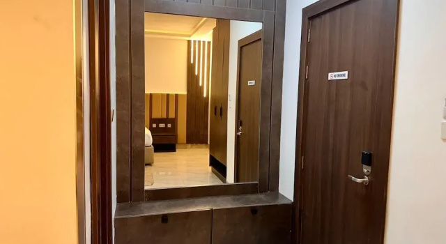 Люкс Luxury Lunar Signature Hotel & Suites