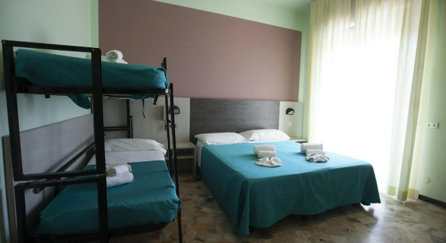 Полулюкс Hotel Mirage