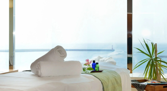 Irago Resort & Convention Hotel, Забронировать Курортный отель Irago Айти