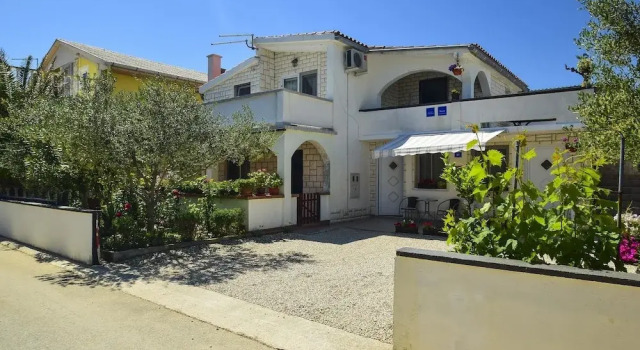 Apartments Mira Vir, Забронировать Апартаменты/квартира Вир Zadar Islands