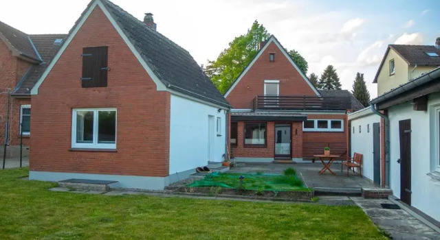 Großes Ferienhaus mit 4 Schlafzimmern, Book Hotel Eutin Holstein Switzerland