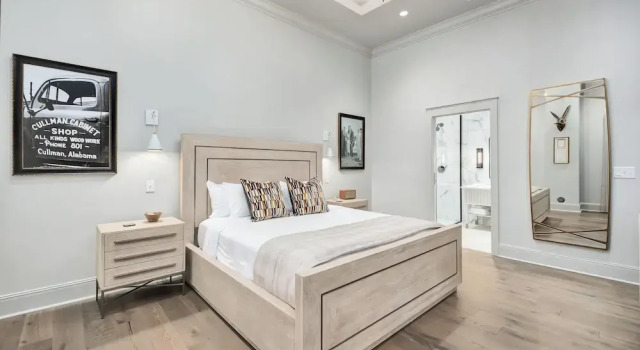 Люкс Luxury с балконом и с видом на город The Flying Fifty Hotel, a Luxury Boutique Hotel