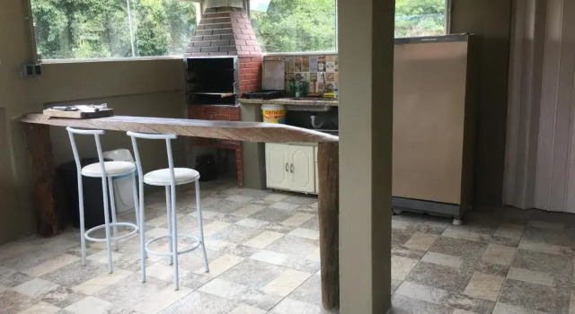 Коттедж Chácara 4 quartos com piscina