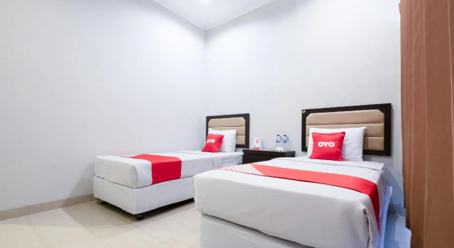 OYO 2020 Hotel Bumi Aditya, Забронировать Отель Отели Сенггиги с парковкой, рядом с Batu Bolong Temple, Парковка