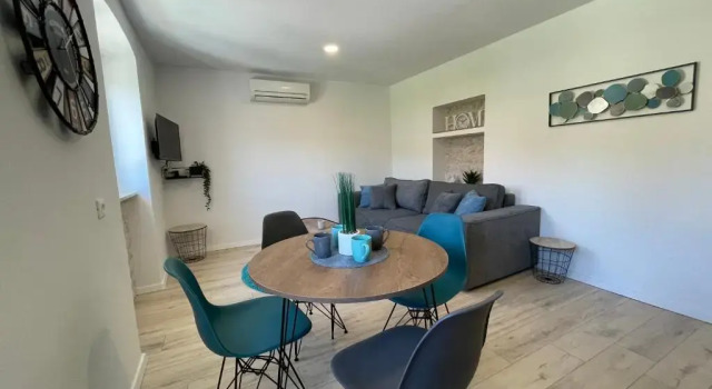 Апартаменты c 1 комнатой с балконом Apartments Nona