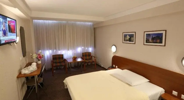 Hotel Lux, Забронировать Отель Банска-Бистрица Банскобистрицкий-край