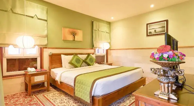 Двухместный номер Standard с балконом The Signature Hoi An
