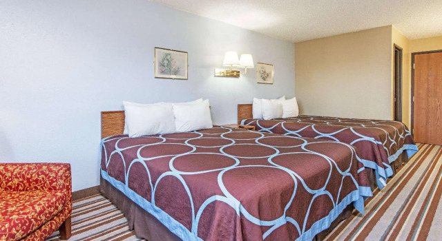 Standard Vierer Zimmer Super 8 by Wyndham Sullivan