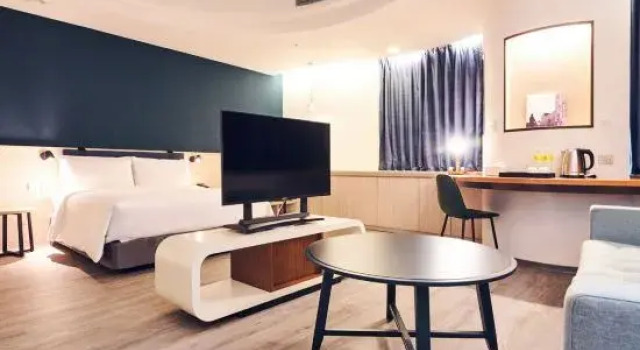 Люкс Deluxe CHECK inn Select Taipei Nangang