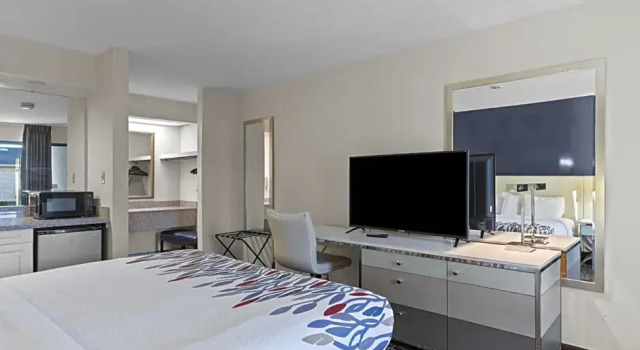 Люкс Deluxe Quality Hotel Morehead City