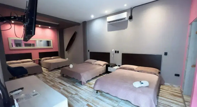 Четырёхместный семейный номер Standard Hotel El Meson