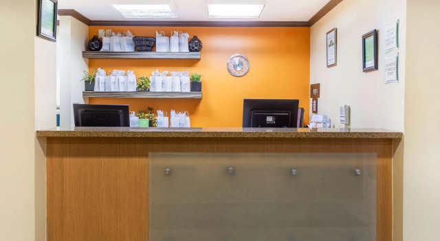 La Quinta Inn & Suites by Wyndham Chicago Tinley Park