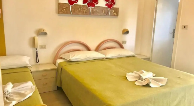 Трёхместный номер Standard с балконом Hotel Bremen