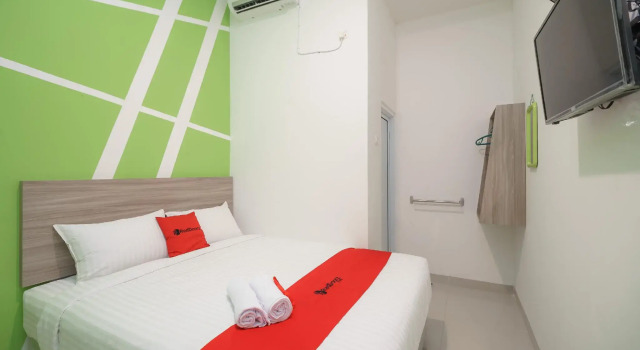 Номер Standard RedDoorz Plus at Grand Tara Homestay Palembang