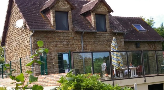 Chambres d'Hôtes Le Perron, Забронировать Отель  