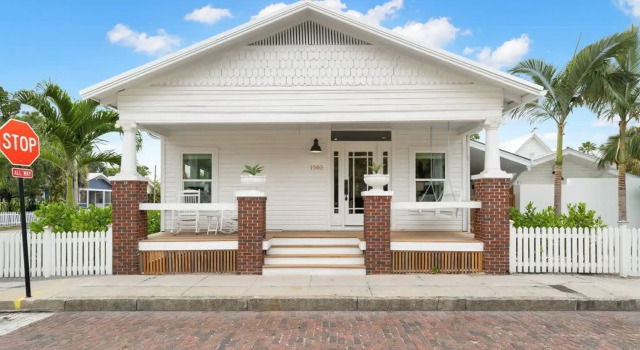 Casa Padr n Gorgeous Home Steps to 7th Ave, Забронировать Дом для отпуска Виллы Тампа, рядом с Детский музей фонда семьи Глейзер, Вилла