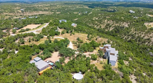 Коттедж с 4 комнатами Luxury Hilltop Retreat w/ Scenic Views