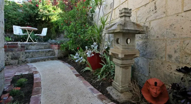 Art on Attfield - cute heritage 1 bedroom stone cottage, Book Vacation Home Villas in Perth, Villa