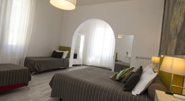 Четырёхместный номер Standard с балконом Gialel Pisa Guest House